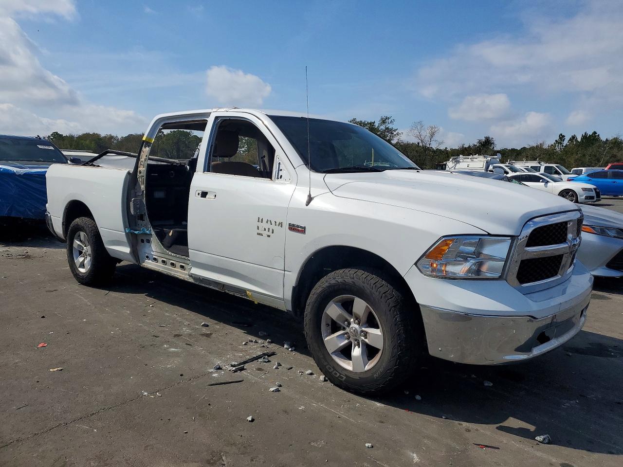 2022 RAM 1500 CLASSIC SLT photo 7