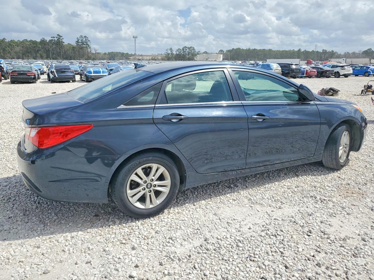 2012 HYUNDAI SONATA GLS photo 3