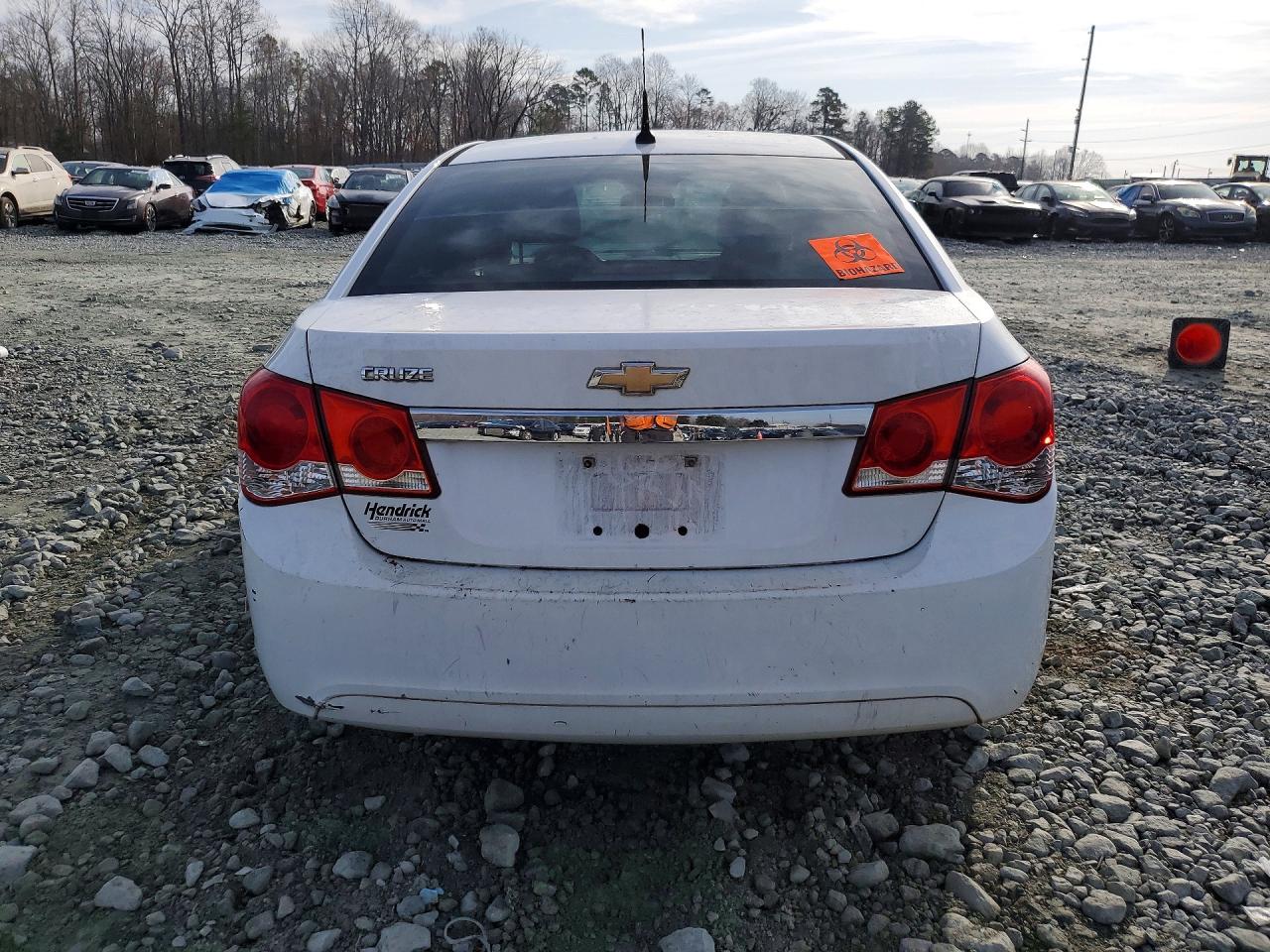 2014 CHEVROLET CRUZE LS photo 6