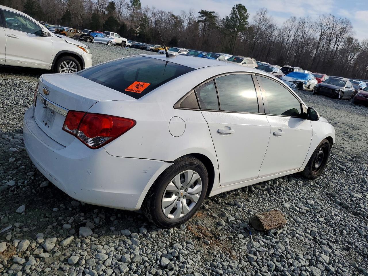 2014 CHEVROLET CRUZE LS photo 3