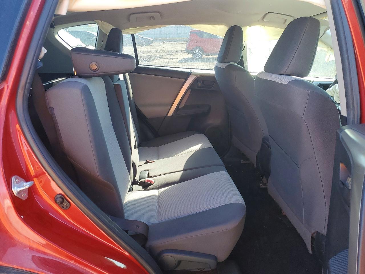 2015 TOYOTA RAV4 LE photo 11