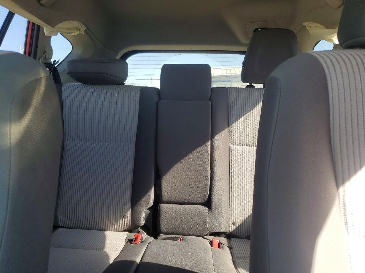 2015 TOYOTA RAV4 LE photo 10