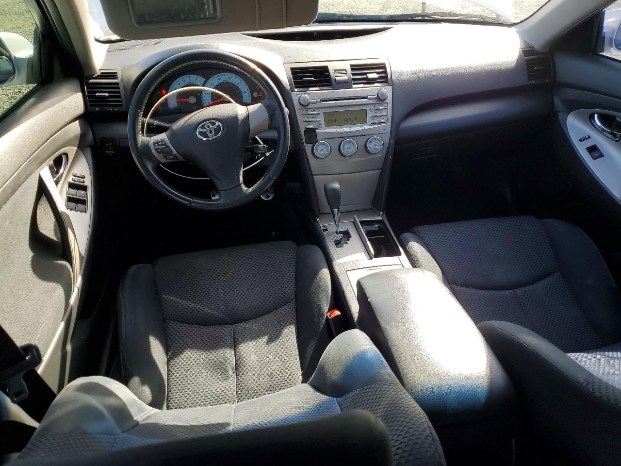 2011 TOYOTA CAMRY SE photo 15