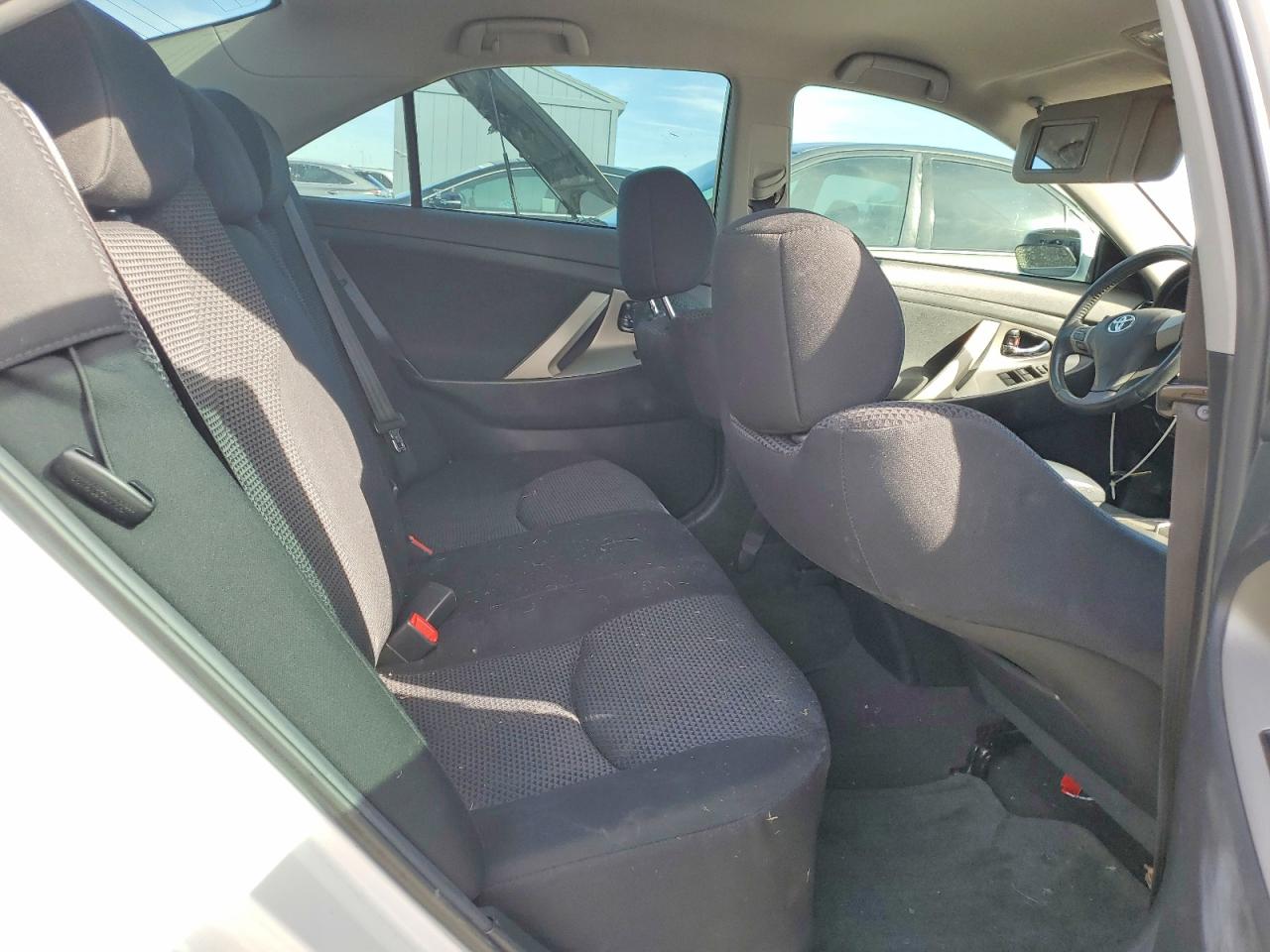 2011 TOYOTA CAMRY SE photo 19