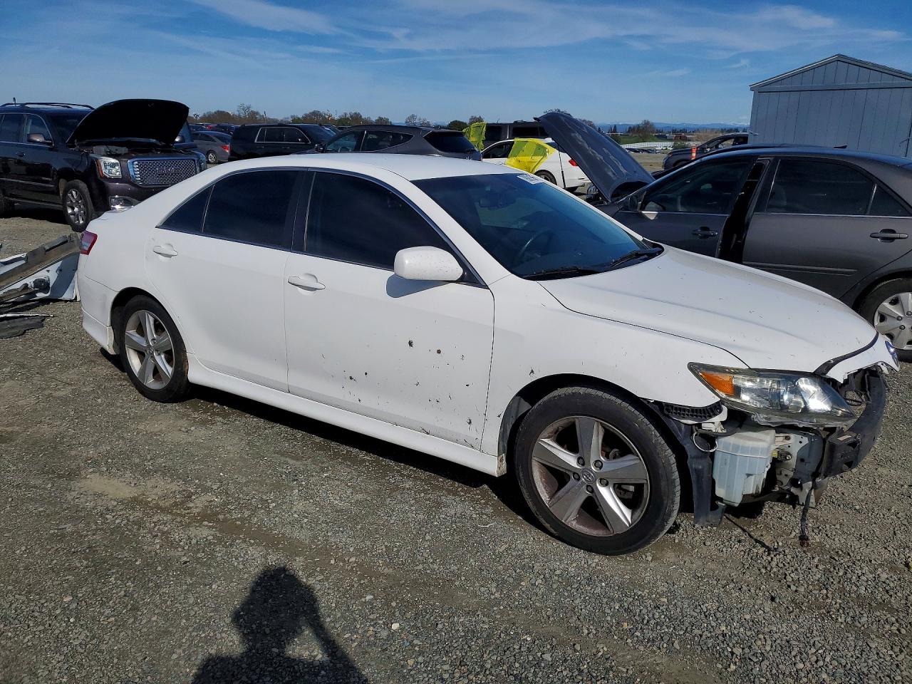 2011 TOYOTA CAMRY SE photo 7