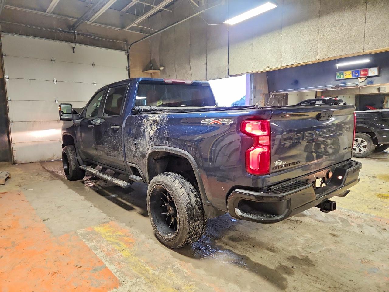 2021 CHEVROLET SILVERADO K2500 CUSTOM photo 4