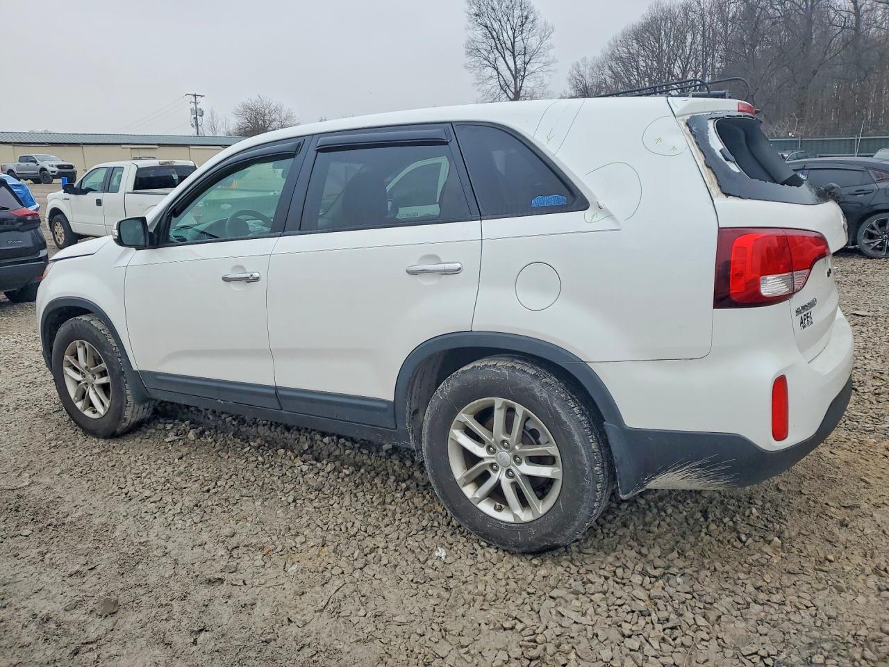 2015 KIA SORENTO photo 2