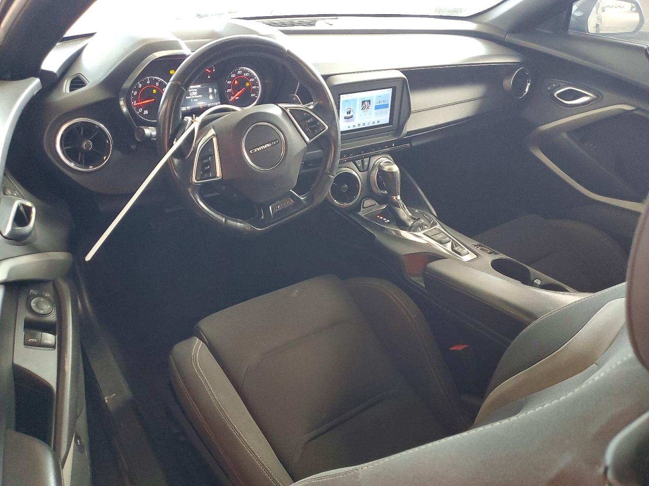 2017 CHEVROLET CAMARO LT photo 8