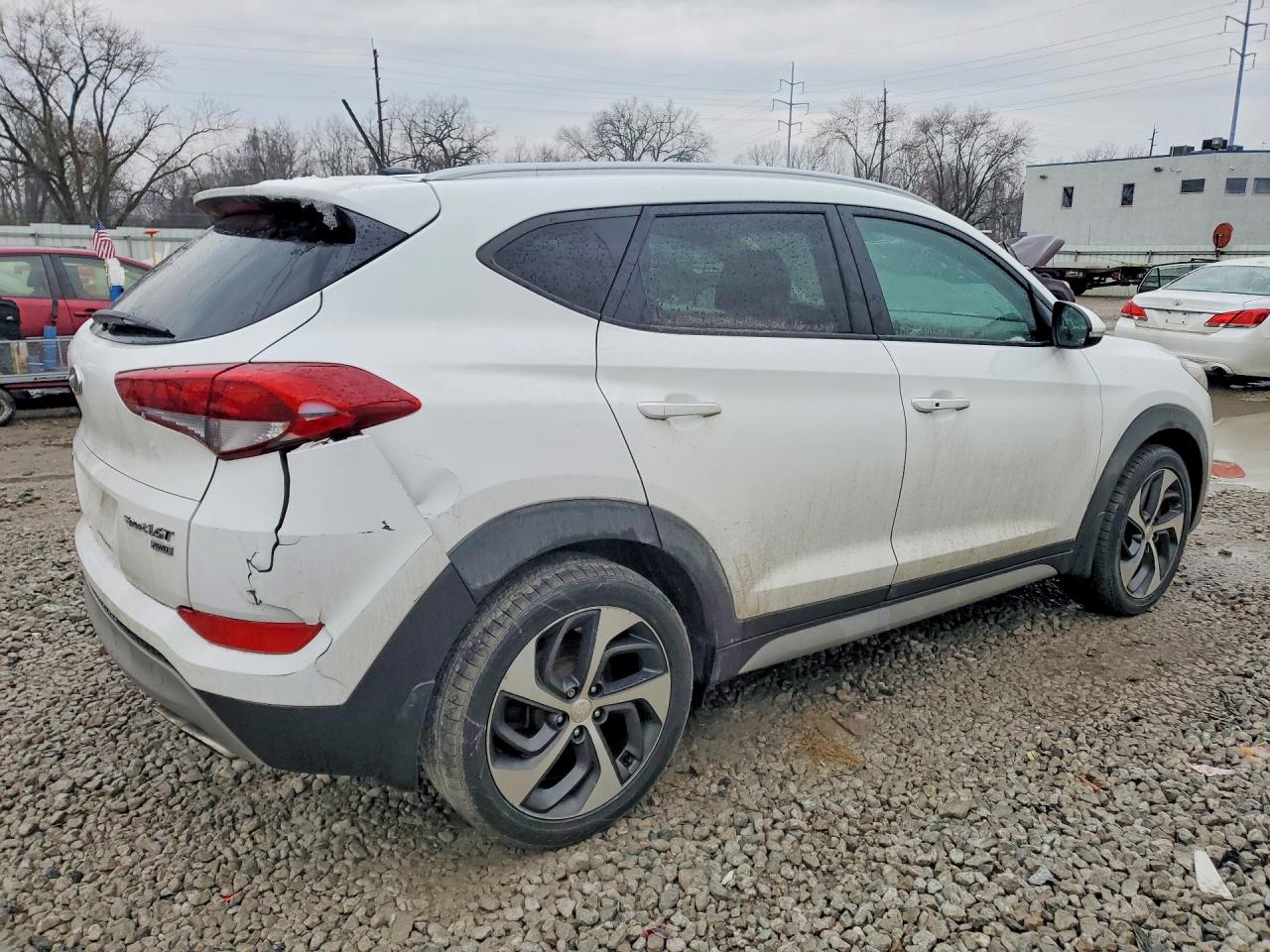 2017 HYUNDAI TUCSON SPORT photo 3