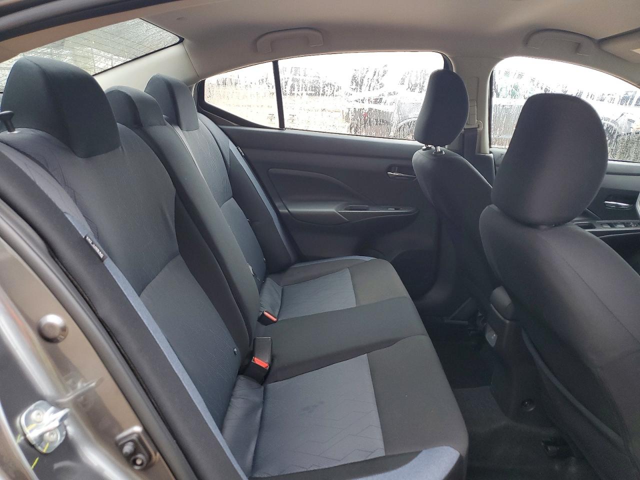 2025 NISSAN VERSA SV photo 37
