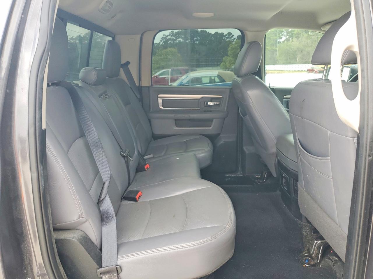 2016 RAM 1500 SLT photo 19