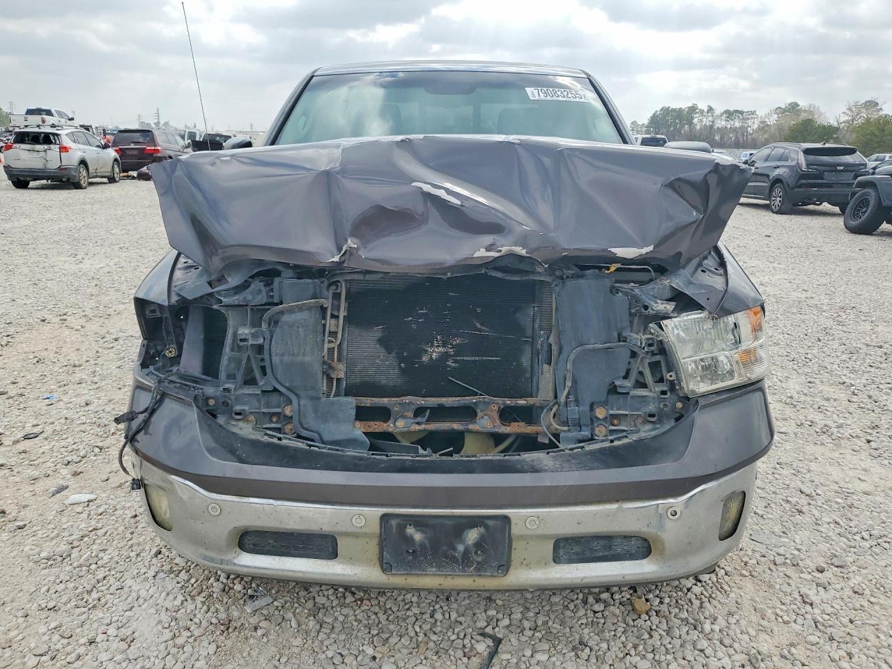 2016 RAM 1500 SLT photo 9