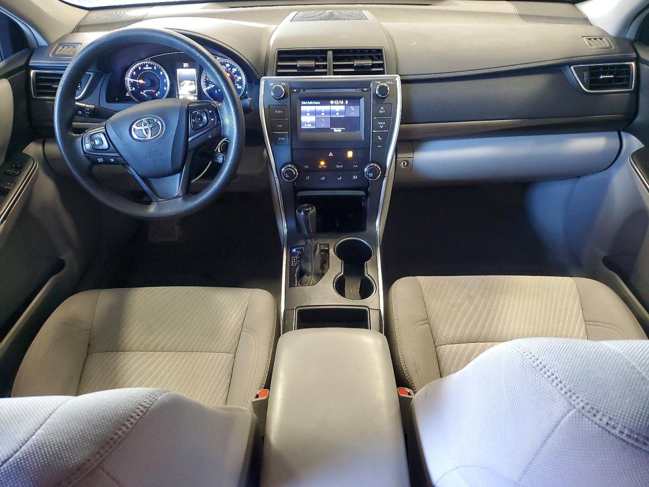 2017 TOYOTA CAMRY LE photo 8