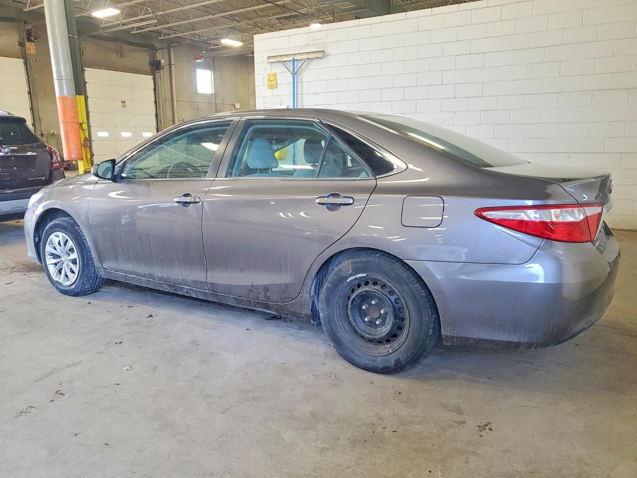 2017 TOYOTA CAMRY LE photo 2