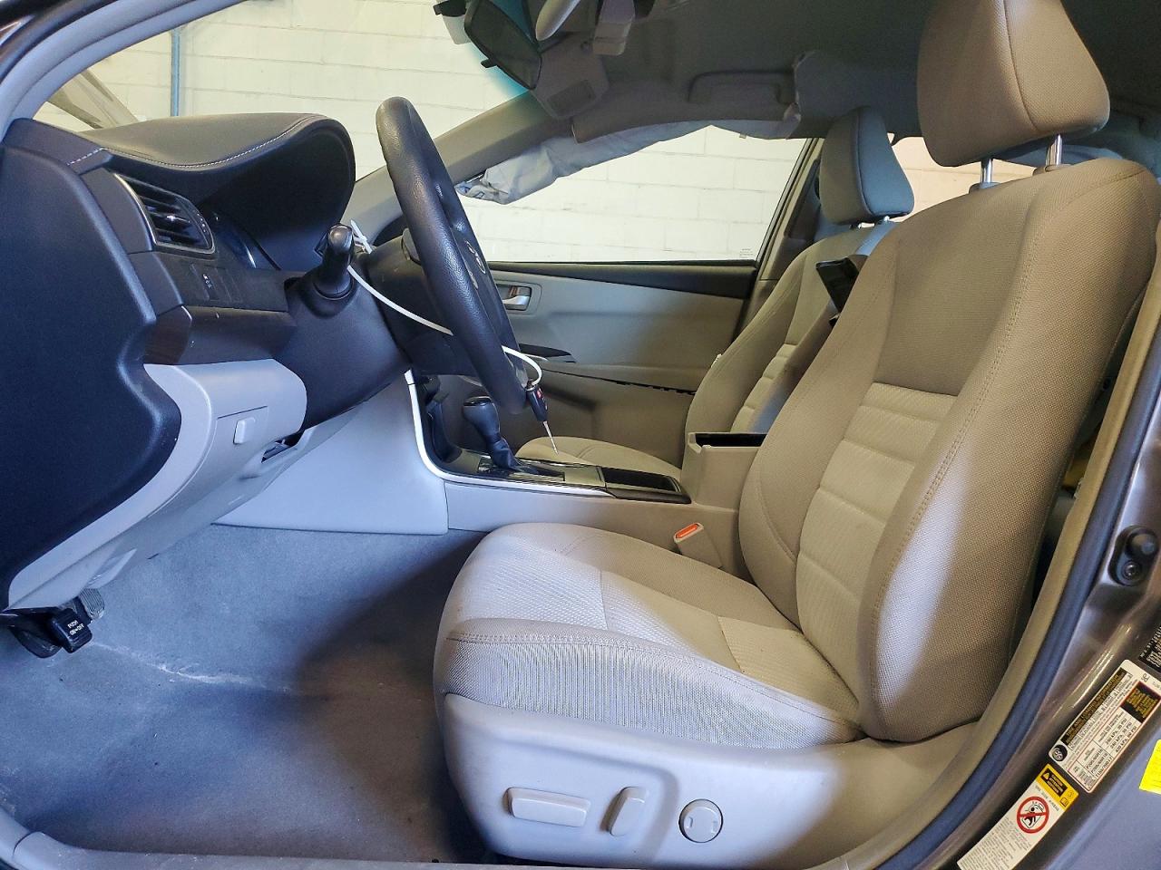 2017 TOYOTA CAMRY LE photo 7