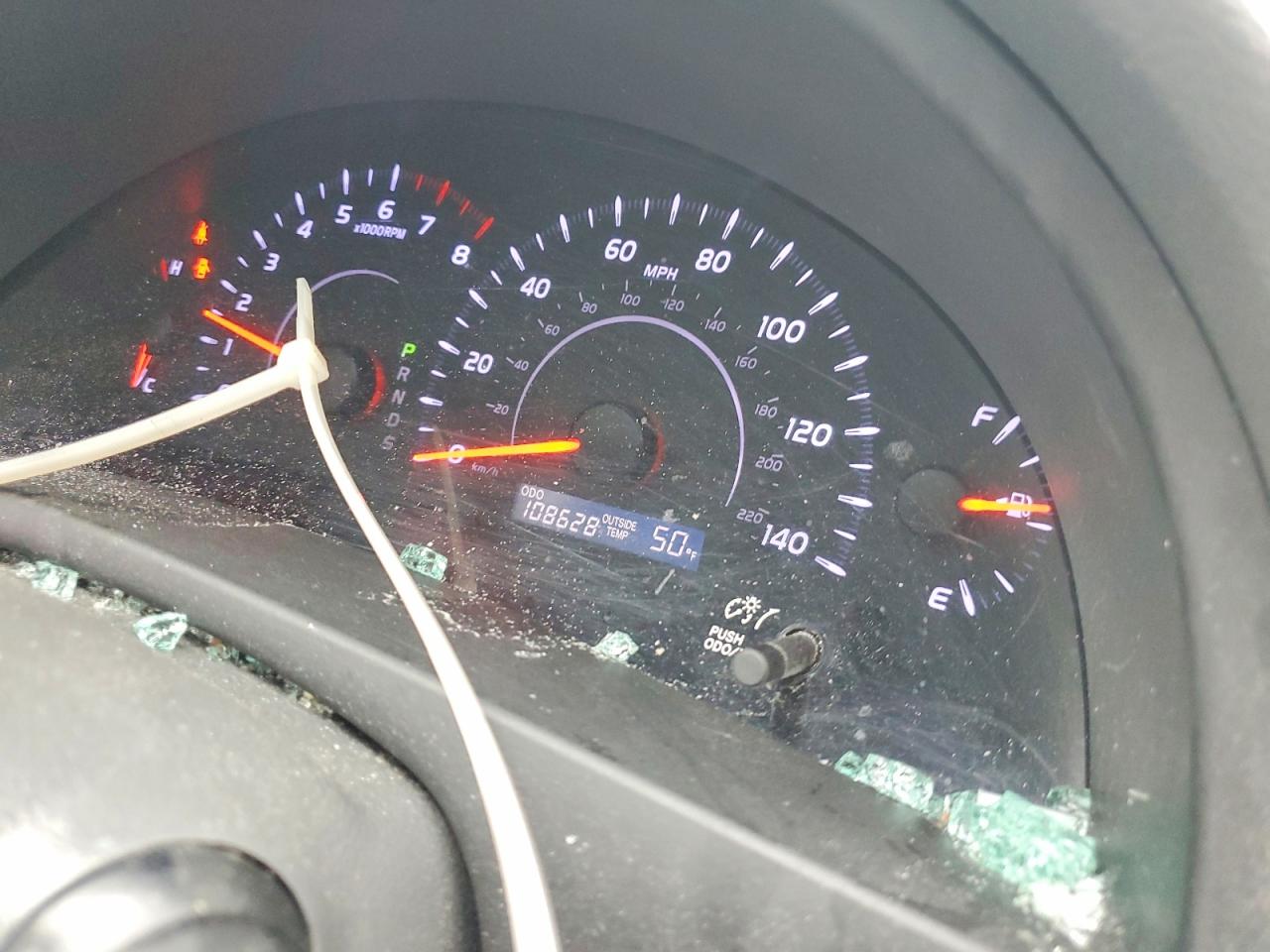 2011 TOYOTA CAMRY LE photo 9