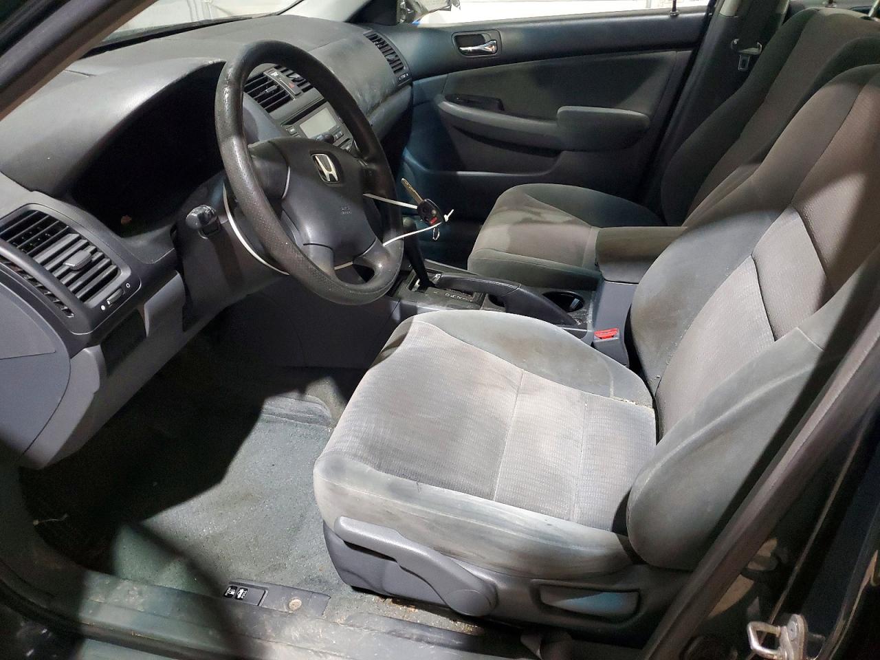 2005 HONDA ACCORD LX photo 13