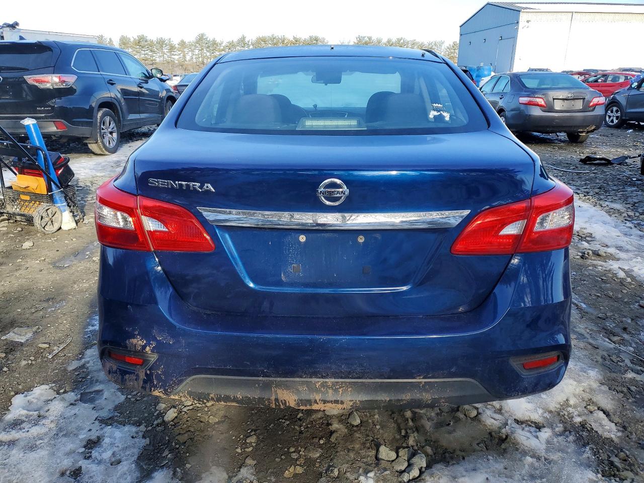 2018 NISSAN SENTRA S photo 11
