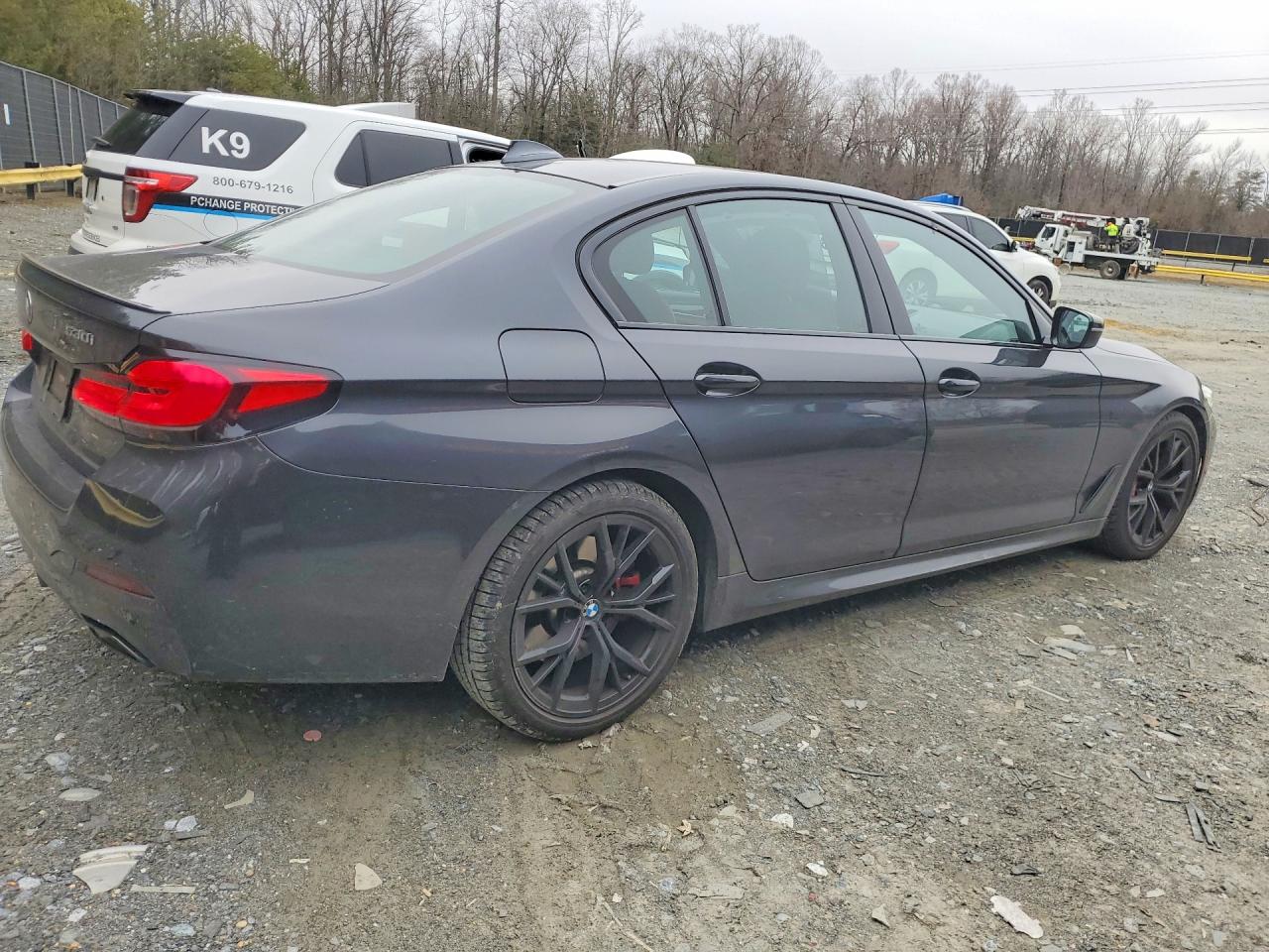 2023 BMW 530 XI photo 3