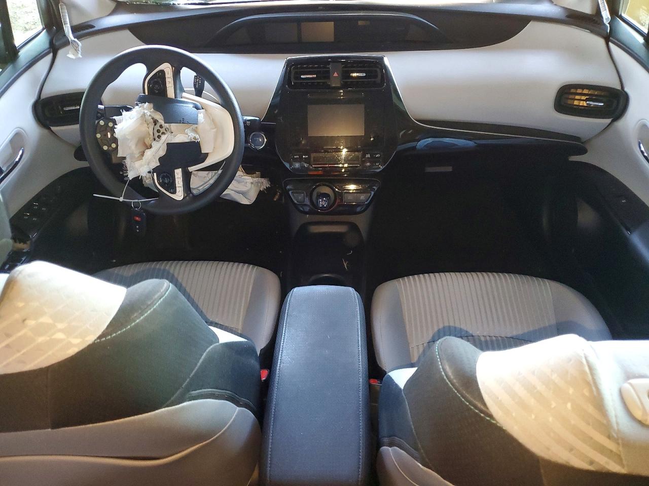 2018 TOYOTA PRIUS TWO photo 15