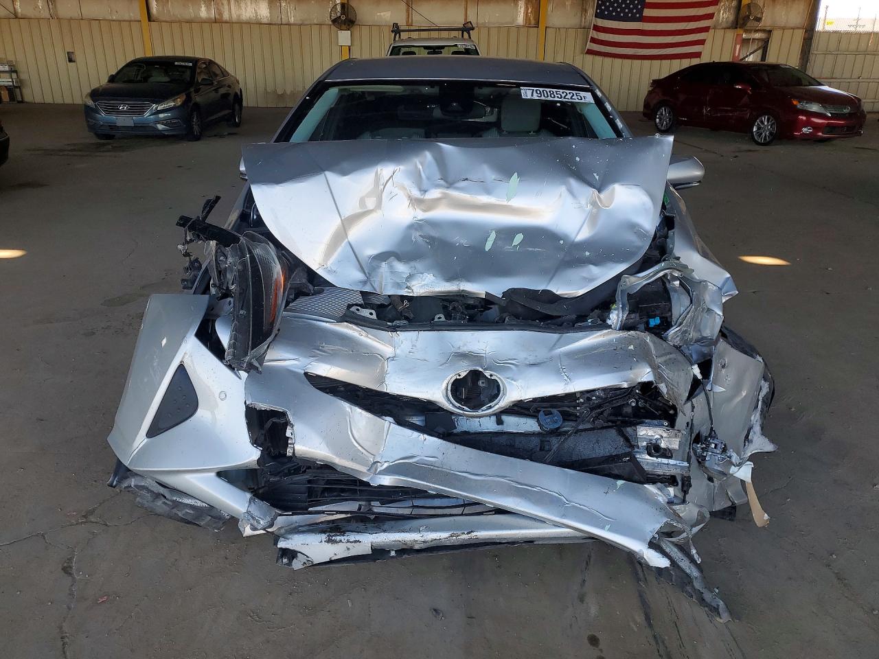 2018 TOYOTA PRIUS TWO photo 9