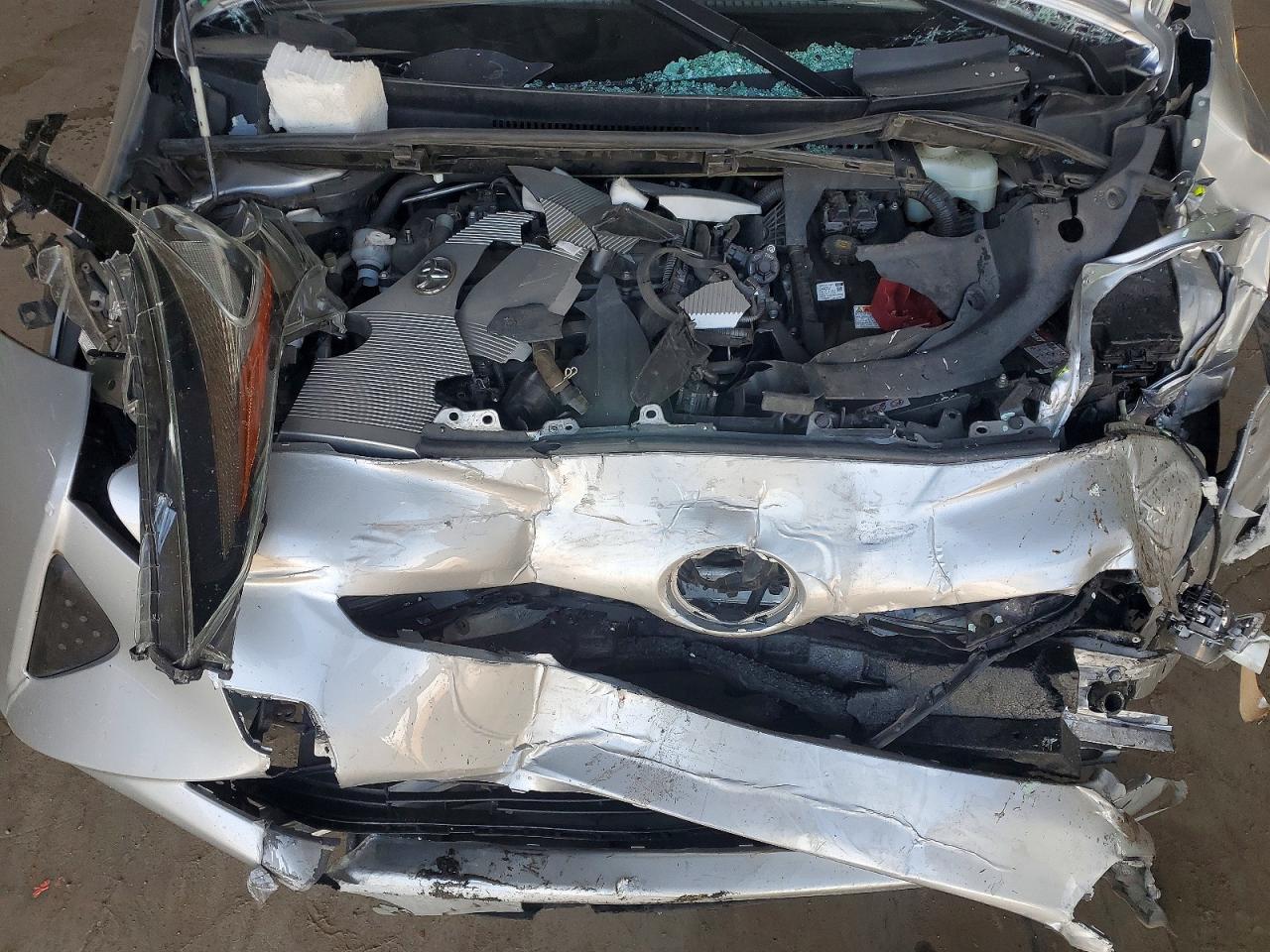 2018 TOYOTA PRIUS TWO photo 21
