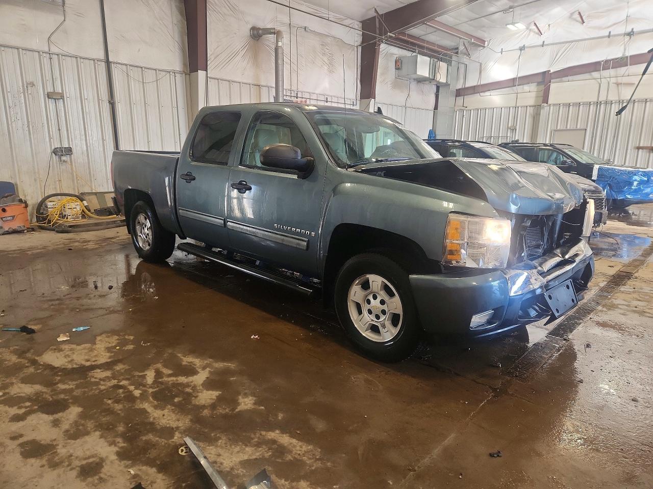 2009 CHEVROLET SILVERADO K1500 LT photo 4