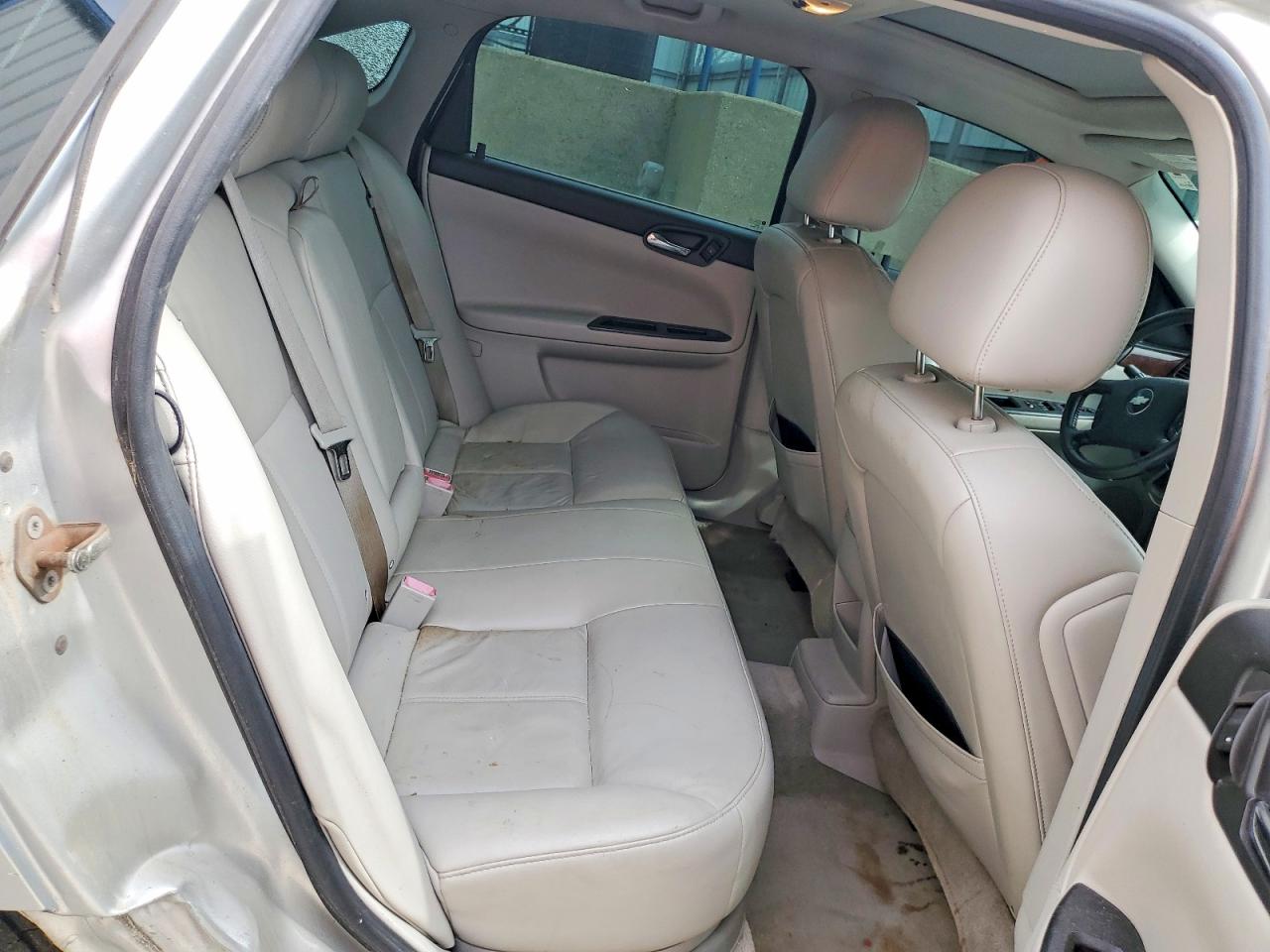 2010 CHEVROLET IMPALA LT photo 10