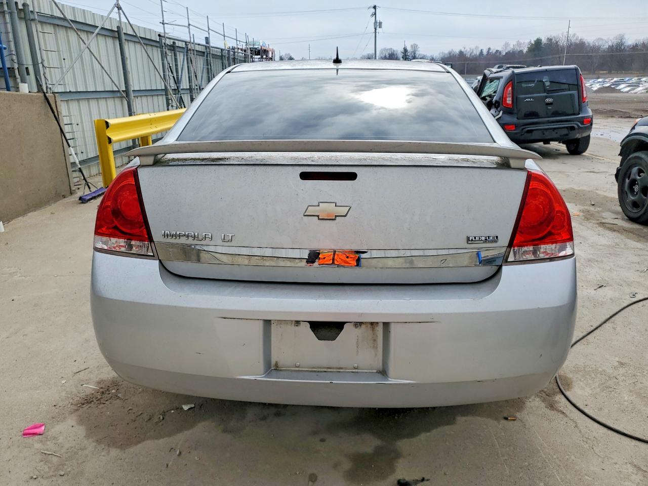 2010 CHEVROLET IMPALA LT photo 6