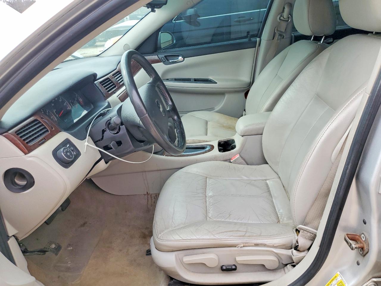 2010 CHEVROLET IMPALA LT photo 7