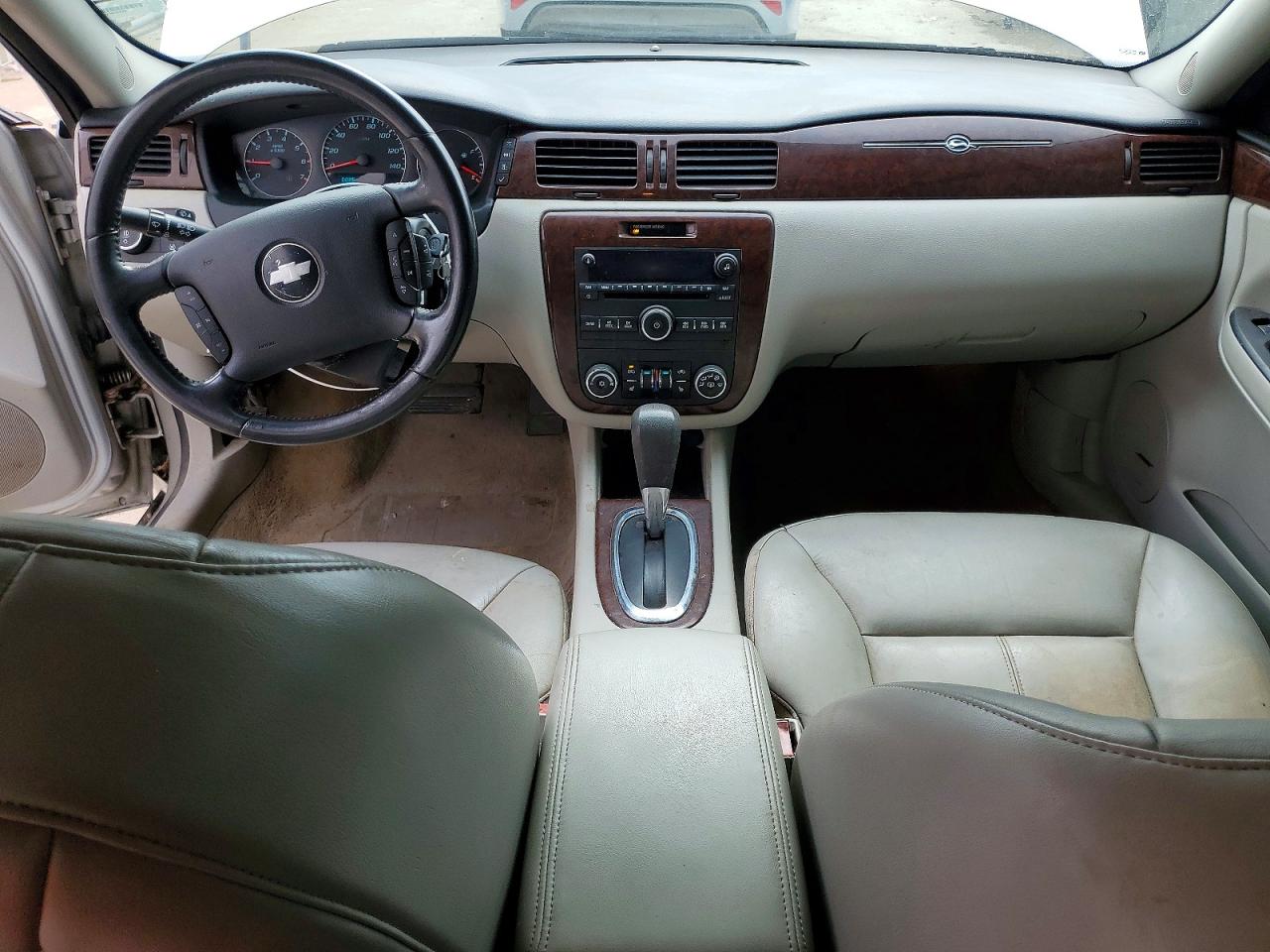 2010 CHEVROLET IMPALA LT photo 8