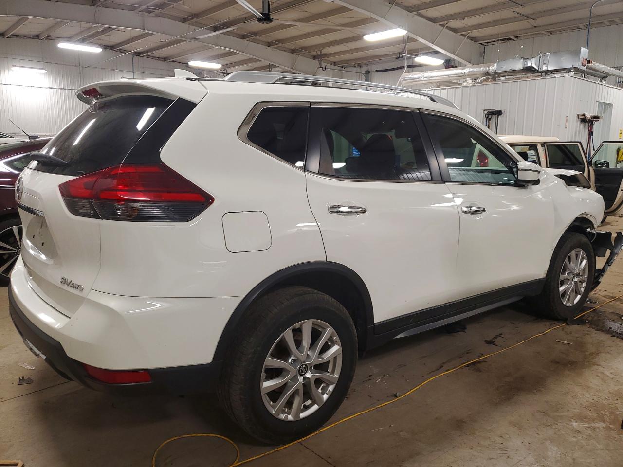 2017 NISSAN ROGUE SV photo 5