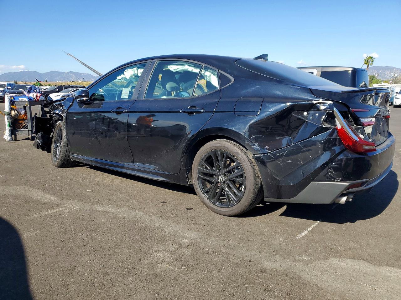 2025 TOYOTA CAMRY SE photo 4