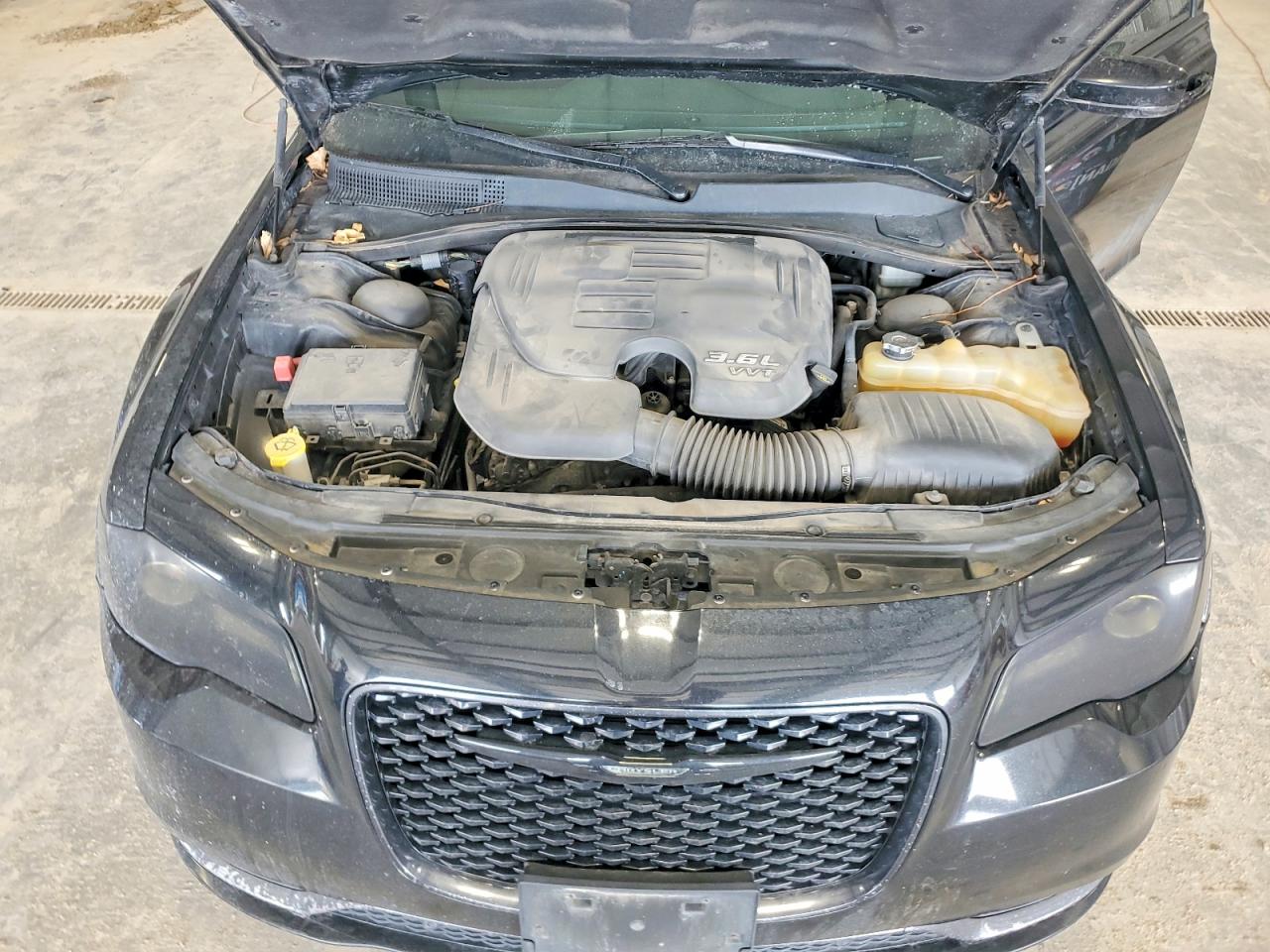 2015 CHRYSLER 300 S photo 21