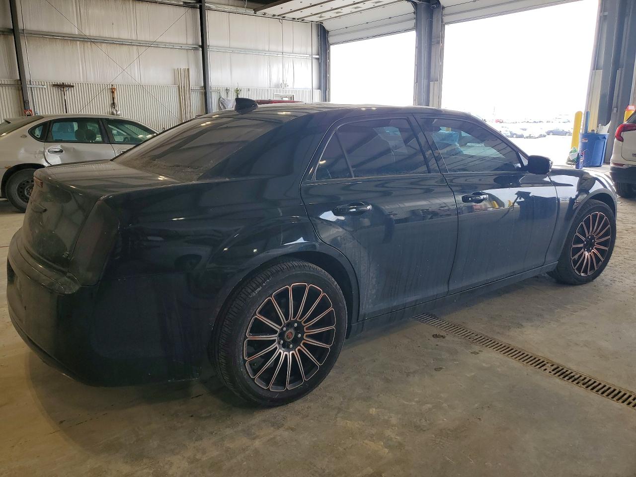 2015 CHRYSLER 300 S photo 5