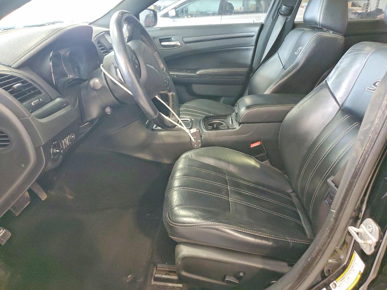 2015 CHRYSLER 300 S photo 13