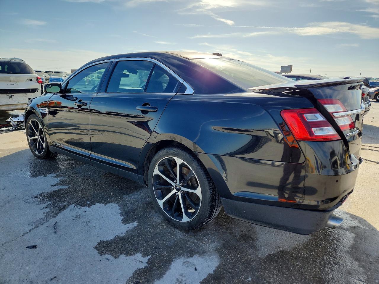 2016 FORD TAURUS SEL photo 3