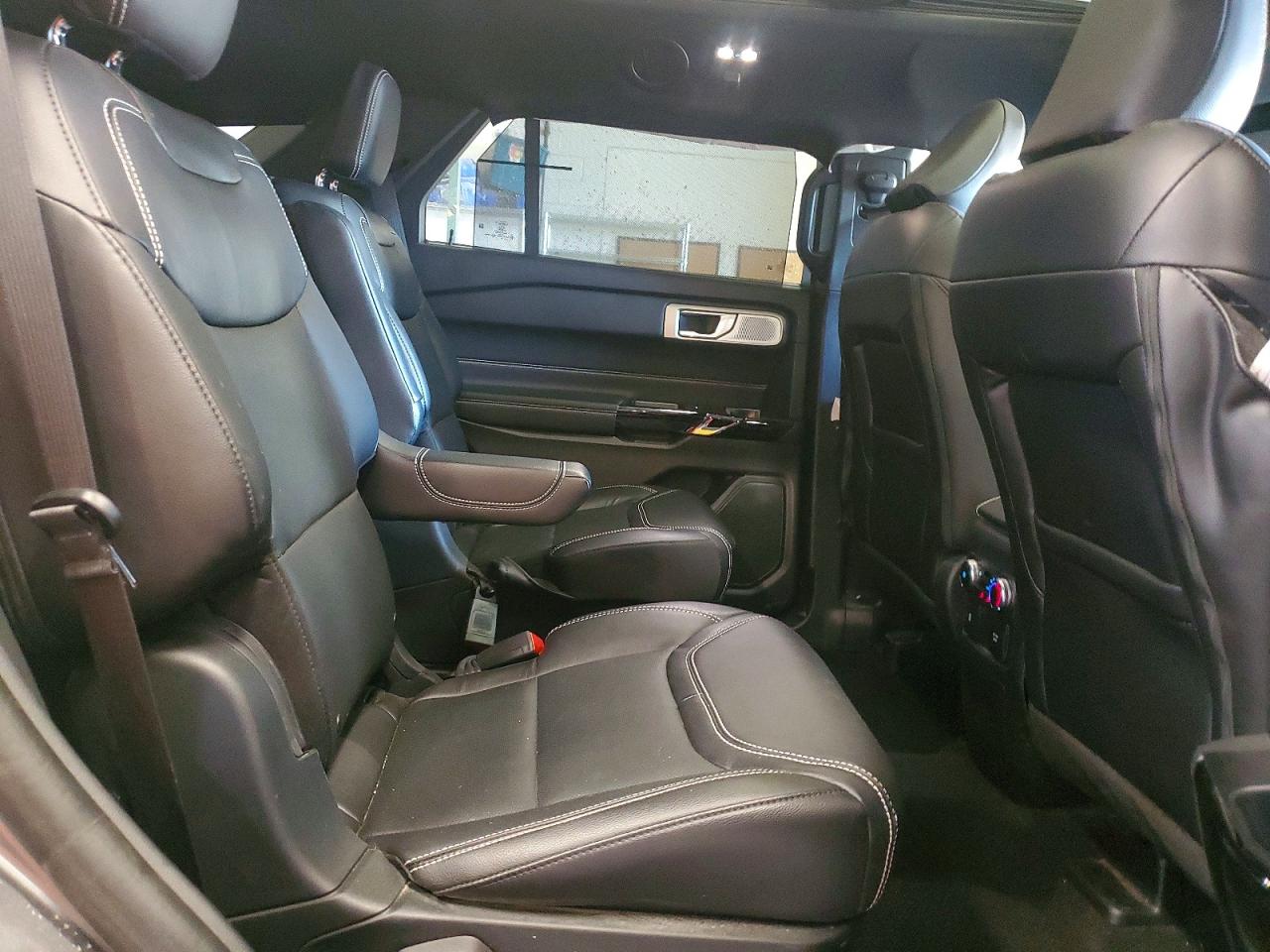 2023 FORD EXPLORER ST photo 31