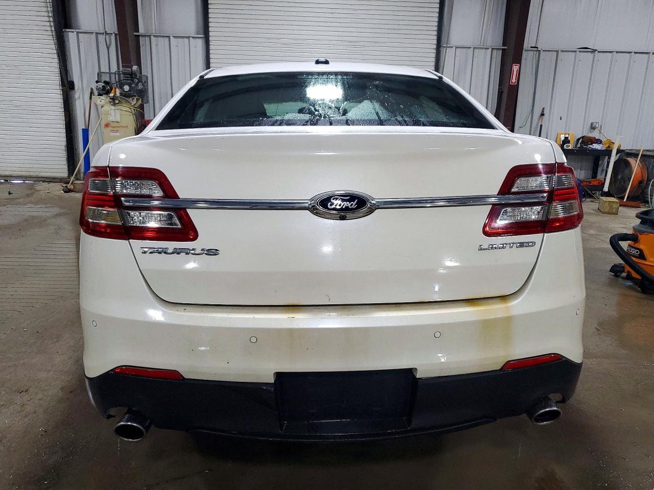 2014 FORD TAURUS LIMITED photo 16