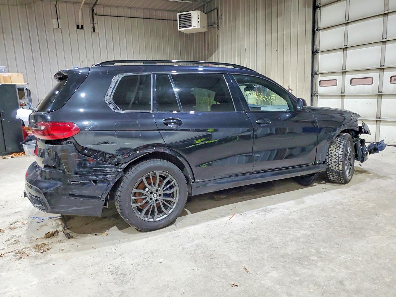 2022 BMW X7 XDRIVE40I photo 3