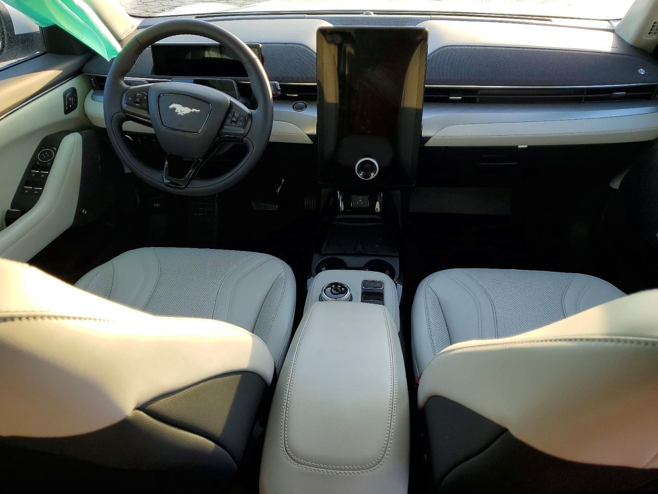 2022 FORD MUSTANG MACH-E PREMIUM photo 15