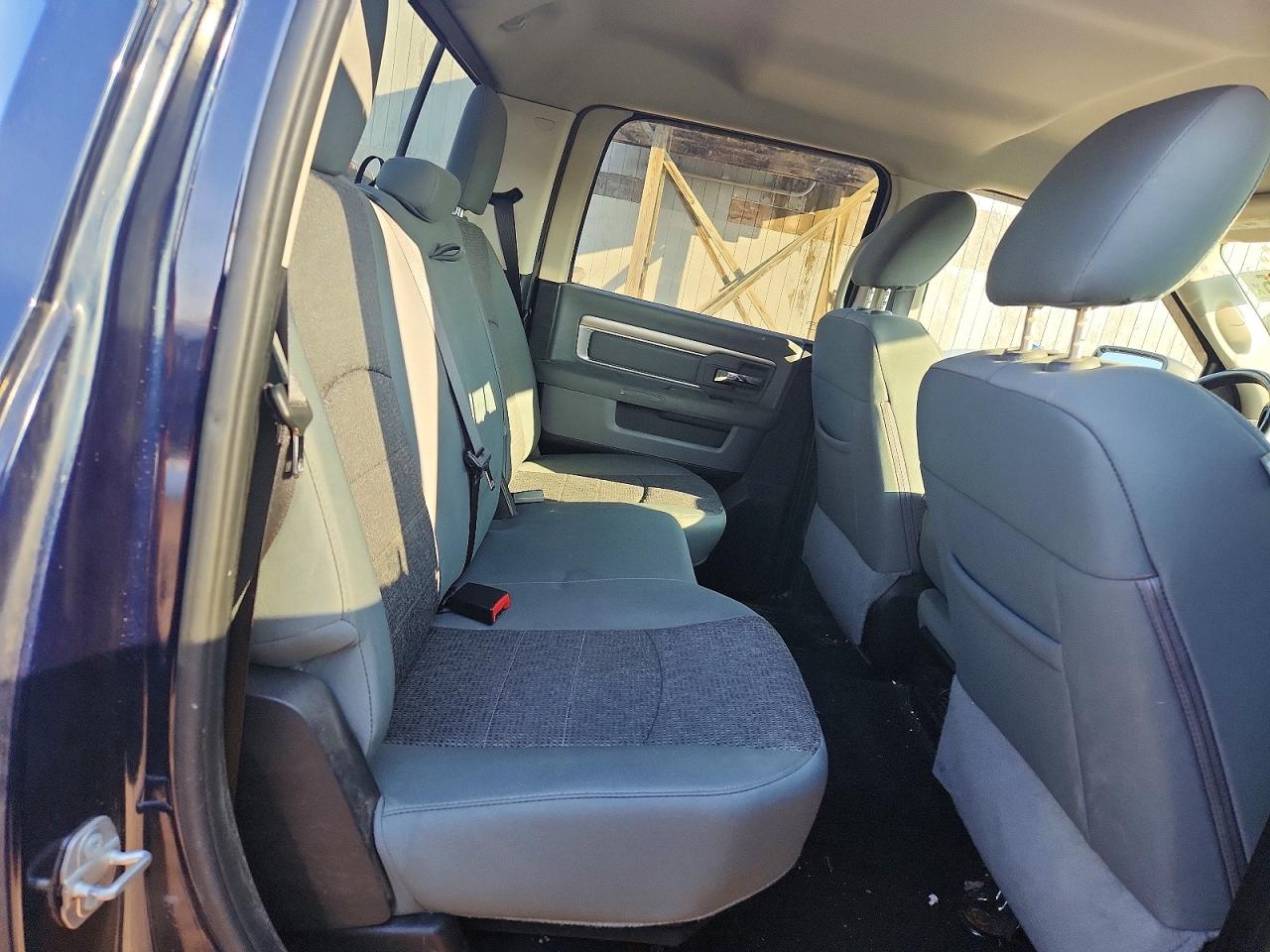 2016 RAM 1500 SLT photo 10