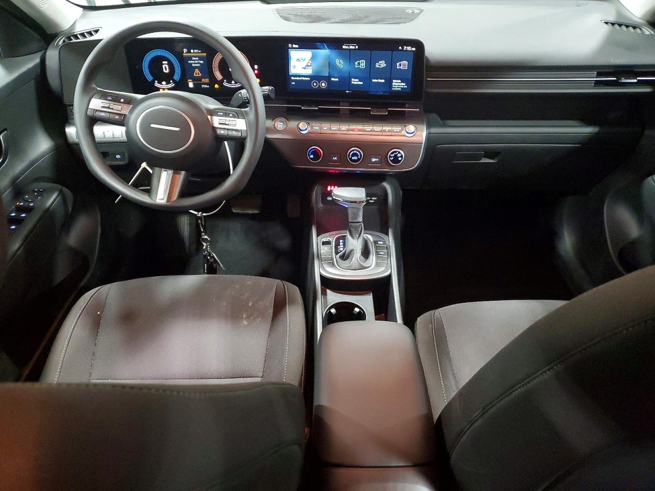 2025 HYUNDAI KONA SE photo 8