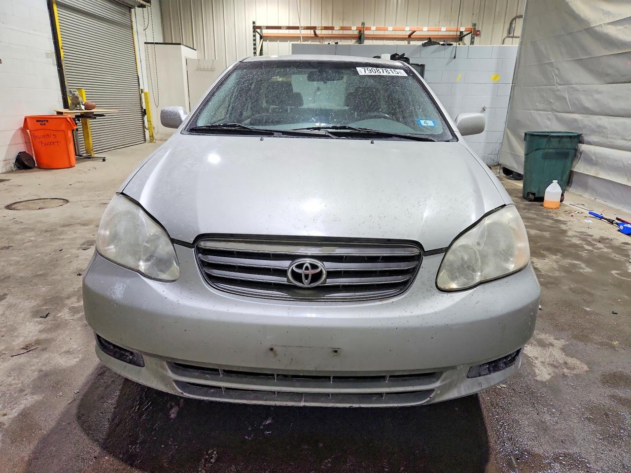 2004 TOYOTA COROLLA LE photo 5