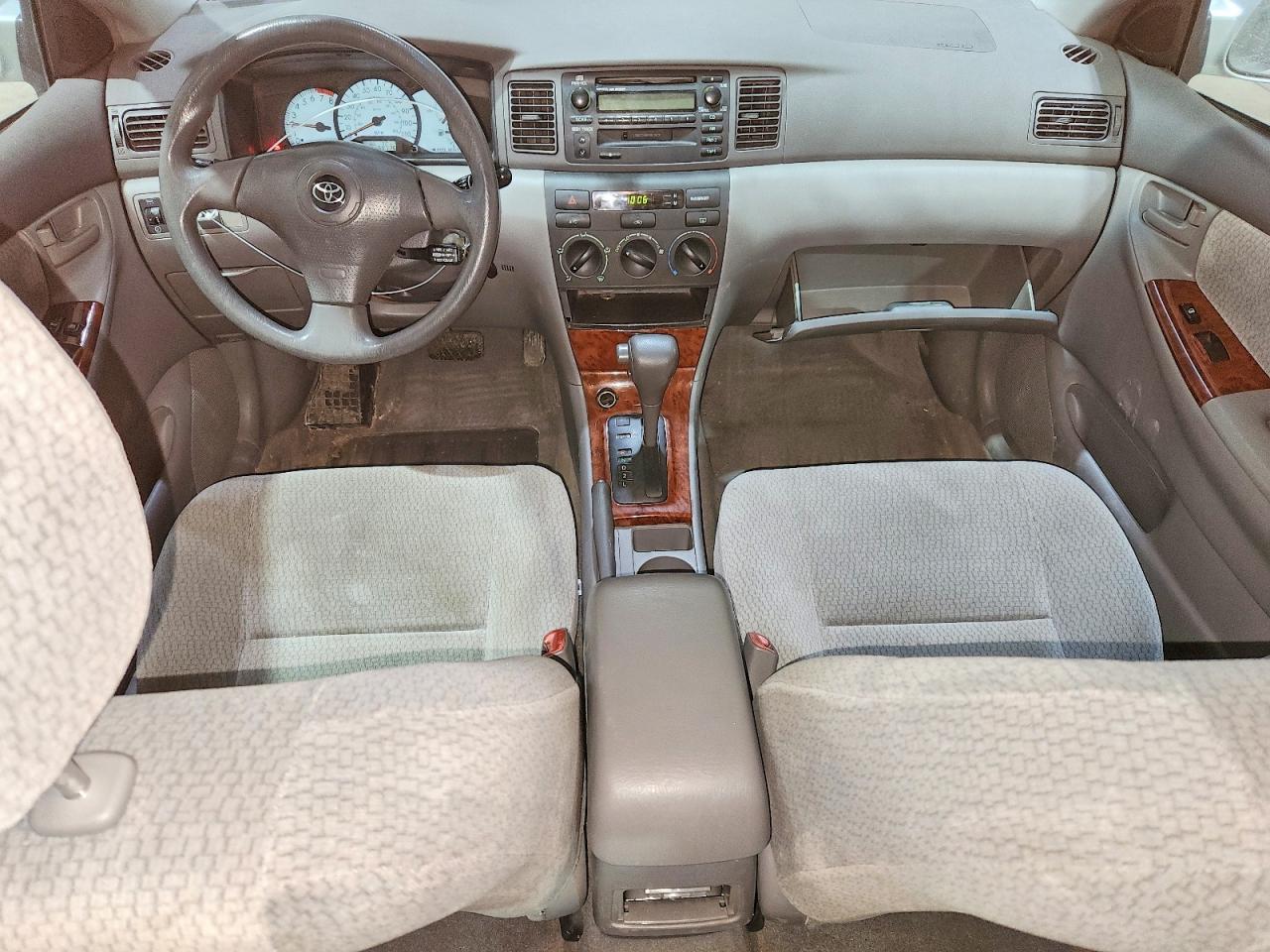 2004 TOYOTA COROLLA LE photo 8