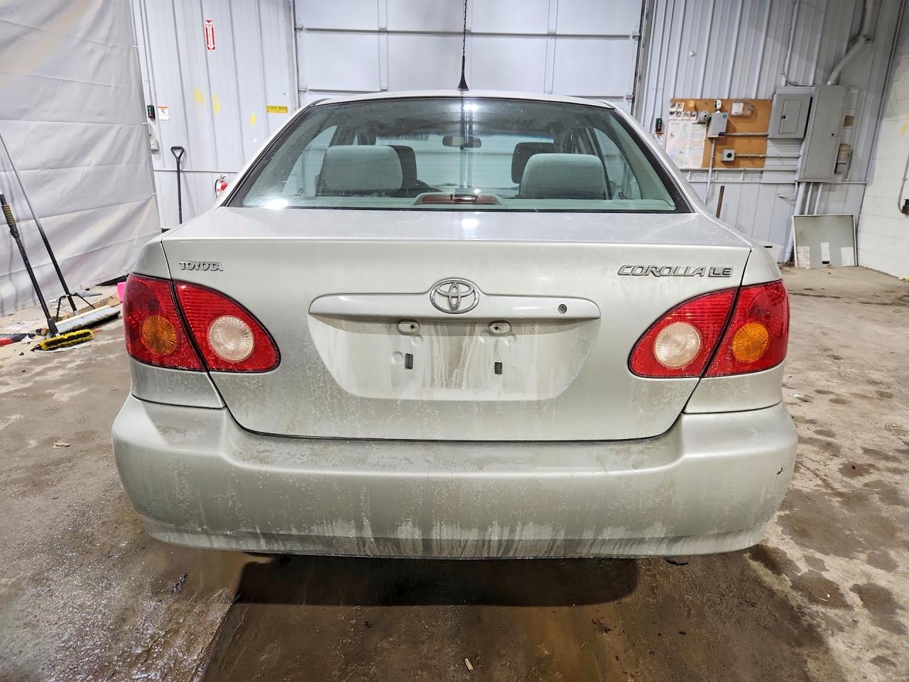 2004 TOYOTA COROLLA LE photo 6