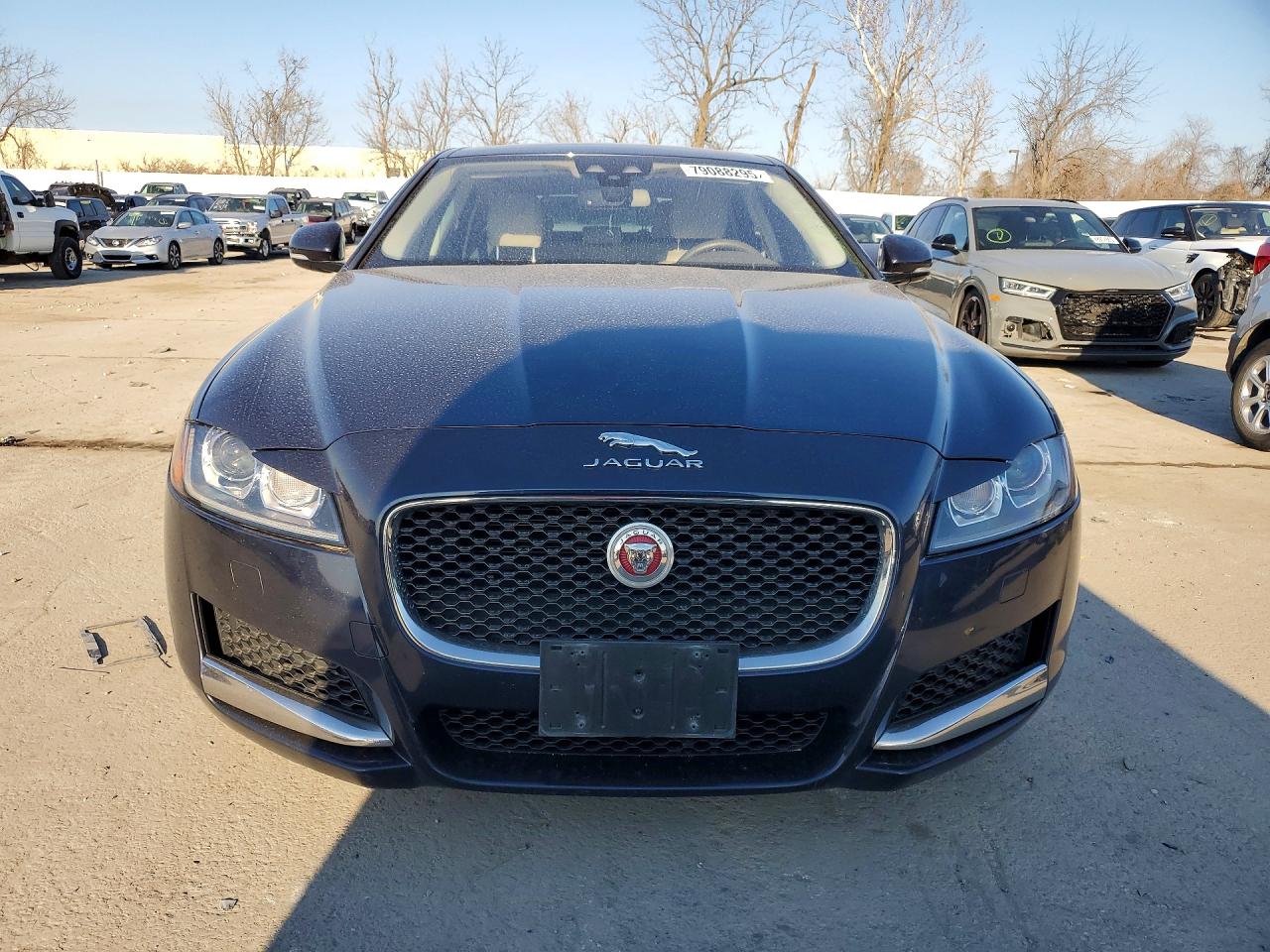 2018 JAGUAR XF PREMIUM photo 5