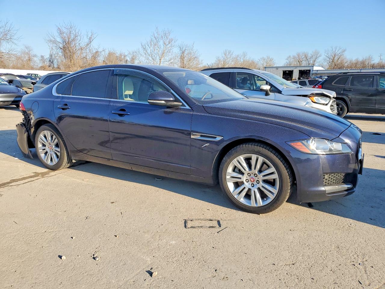 2018 JAGUAR XF PREMIUM photo 4