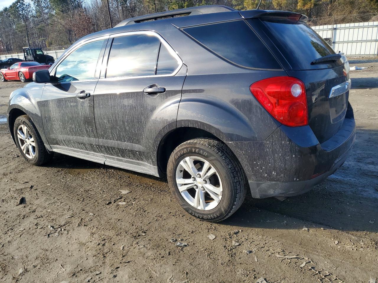 2015 CHEVROLET EQUINOX LT photo 2
