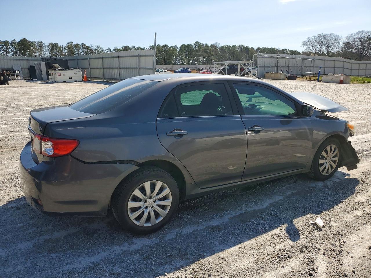 2013 TOYOTA COROLLA LE photo 3